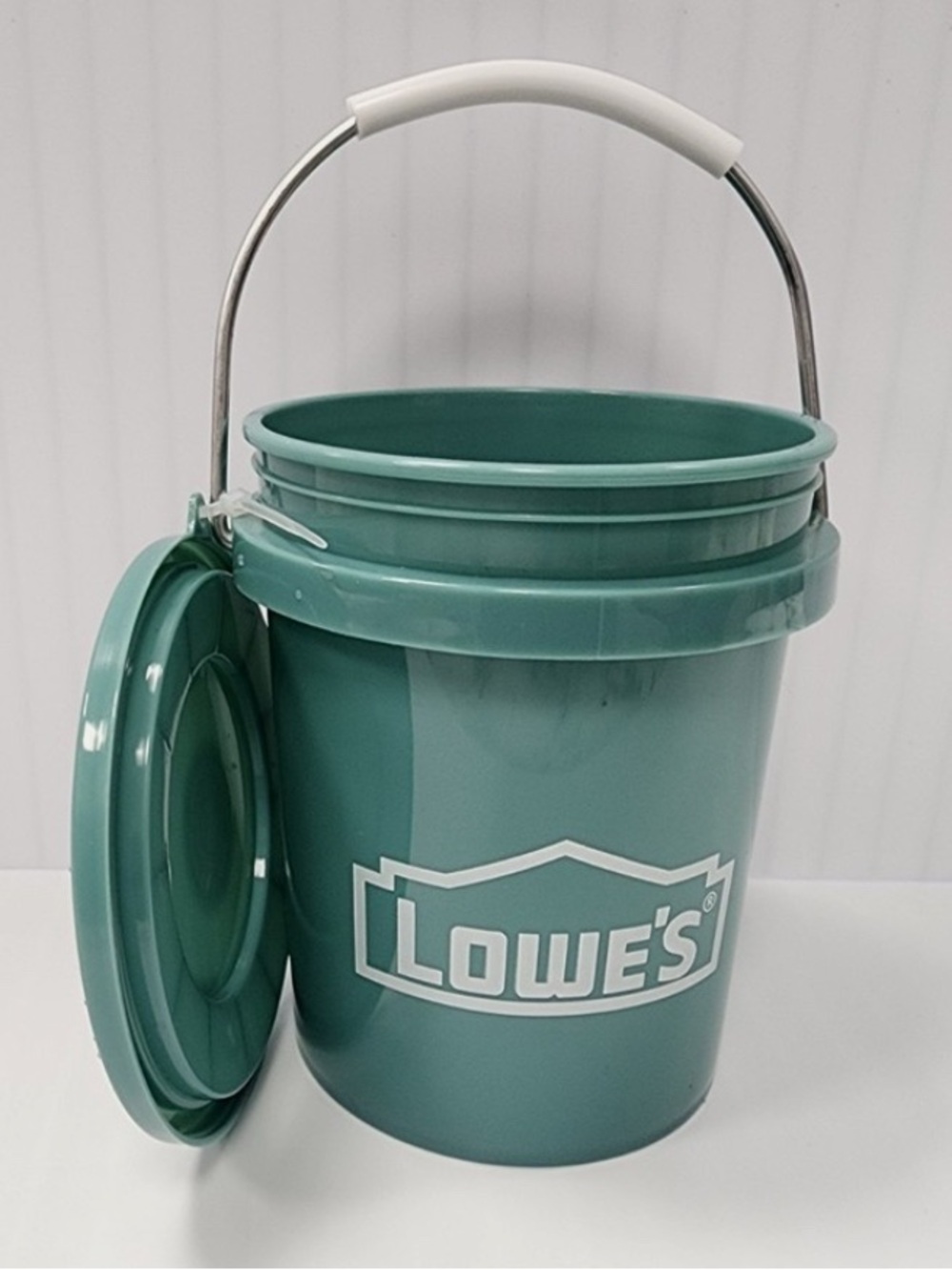 Lowe's Teal Mini Bucket with Lid and Handle